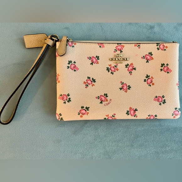 Coach floral pattern wristlet - Picture 3 of 7